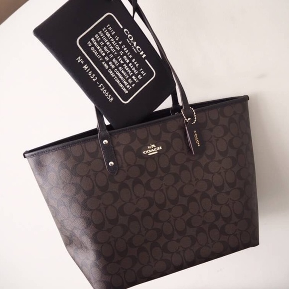 🌷Coach Reversible City Tote In Signature NWT. - Picture 5 of 8